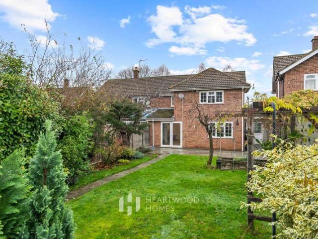 4 Bedroom Semi Detached House