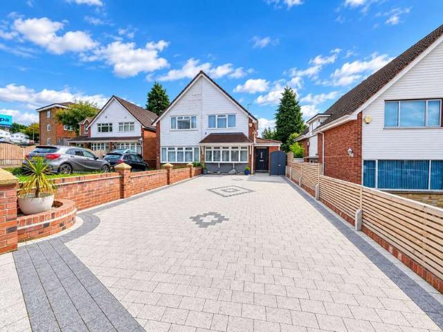4 Bedroom Semi Detached House