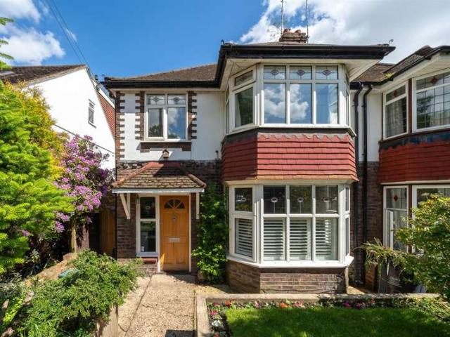 4 Bedroom Semi Detached House