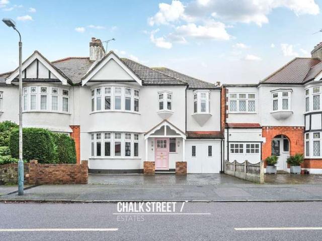 4 Bedroom Semi Detached House