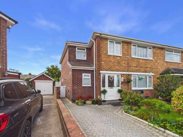 4 Bedroom Semi Detached House