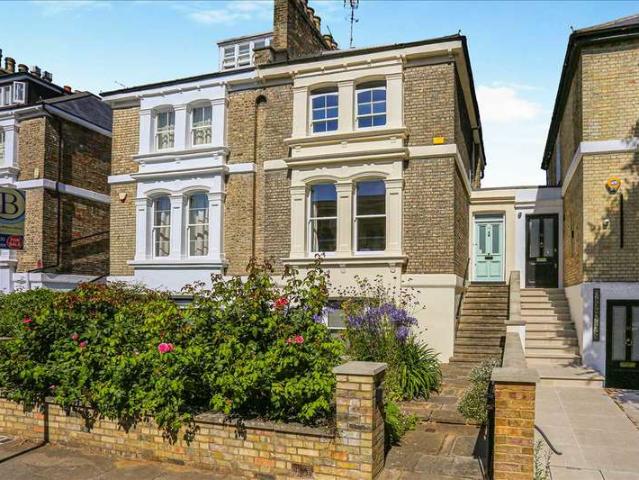 4 Bedroom Semi Detached House