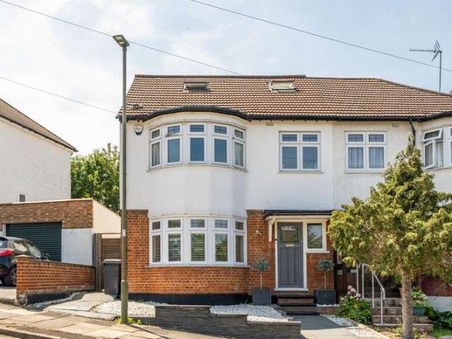 4 Bedroom Semi Detached House