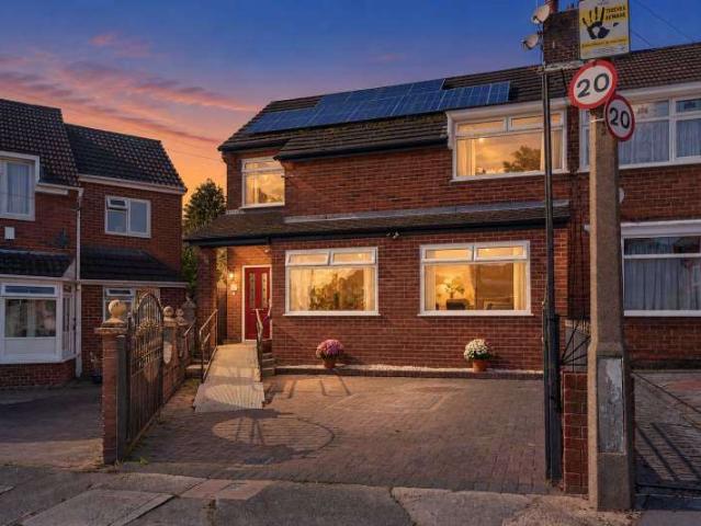 4 Bedroom Semi Detached House
