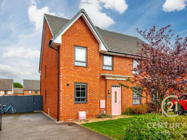 4 Bedroom Semi Detached House