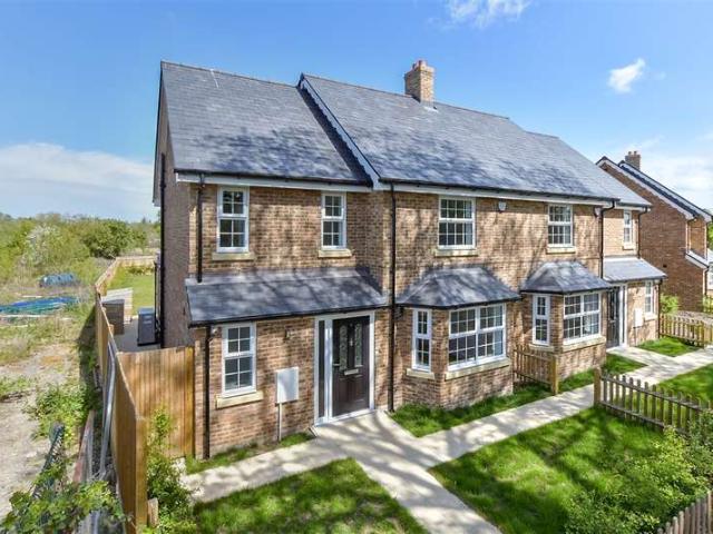 4 Bedroom Semi Detached House