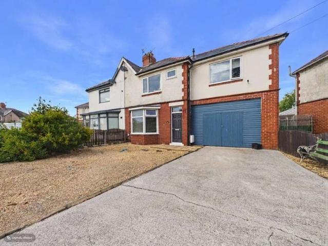 4 Bedroom Semi Detached House