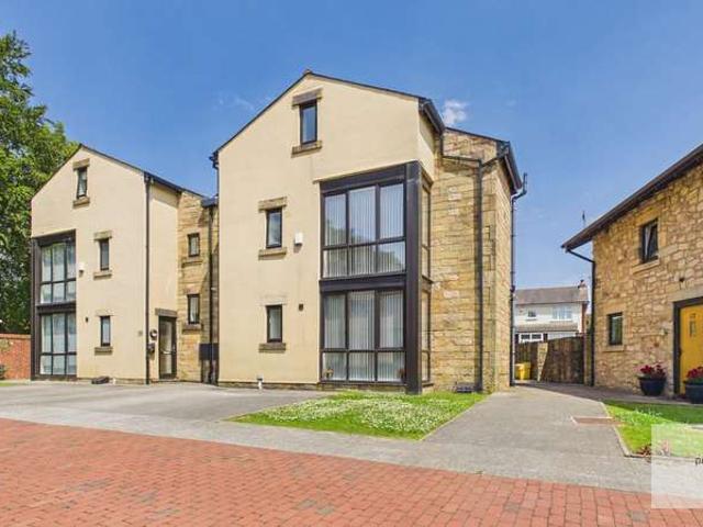 4 Bedroom Semi Detached House