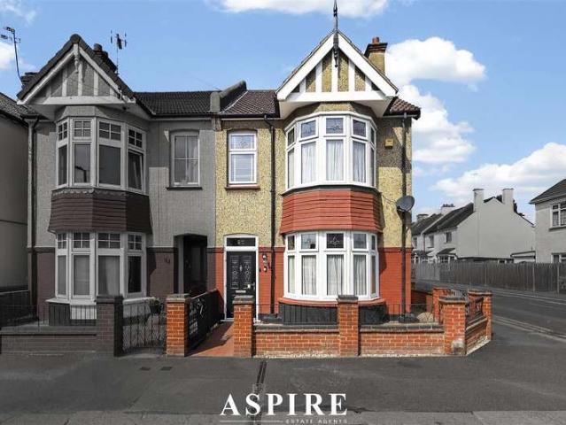 4 Bedroom Semi Detached House