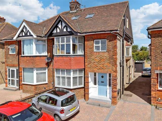4 Bedroom Semi Detached House