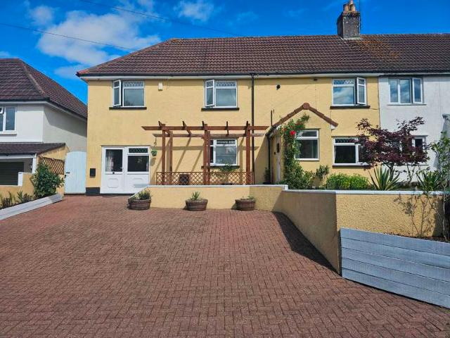 4 Bedroom Semi Detached House