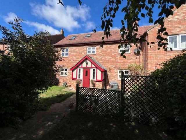 5 Bedroom Semi Detached House