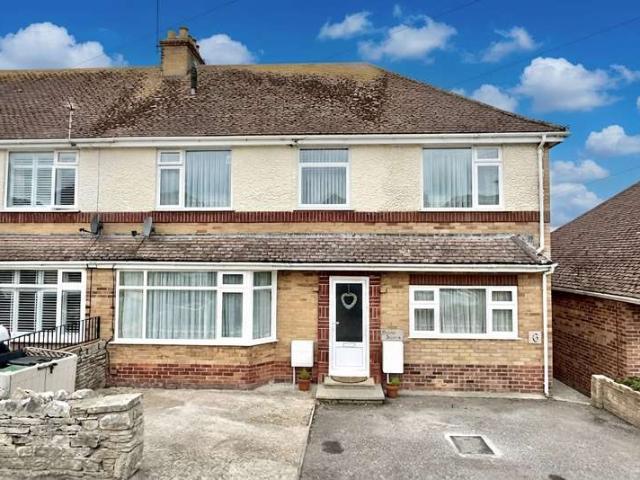 4 Bedroom Semi Detached House