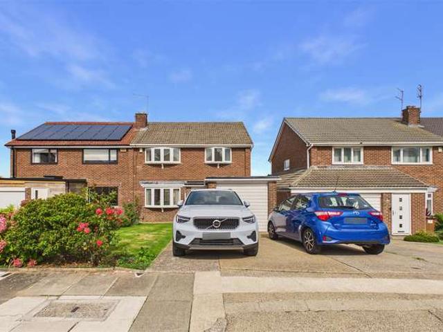 4 Bedroom Semi Detached House