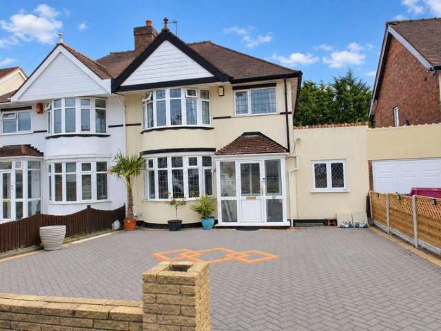 4 Bedroom Semi Detached House