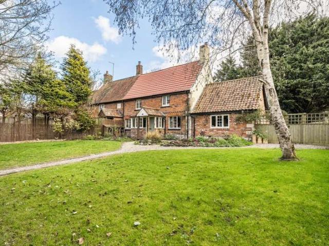 4 Bedroom Semi Detached House