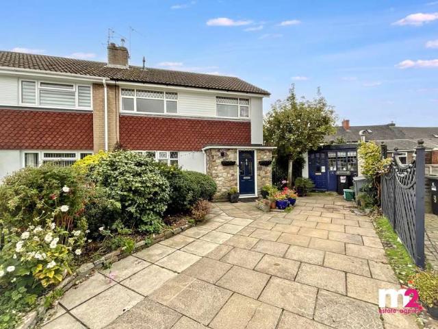 4 Bedroom Semi Detached House