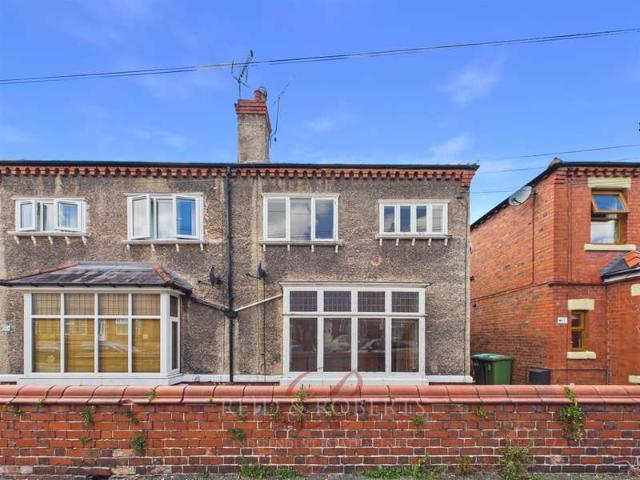 4 Bedroom Semi Detached House