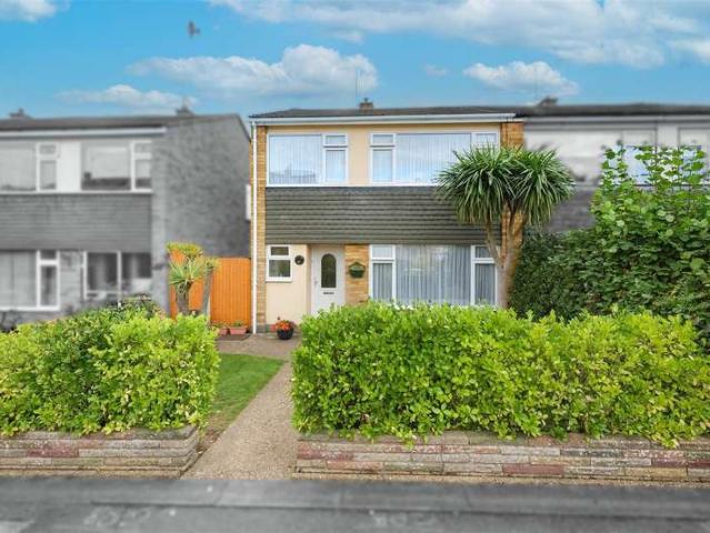 4 Bedroom Semi Detached House