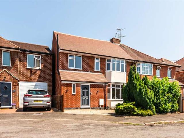 4 Bedroom Semi Detached House