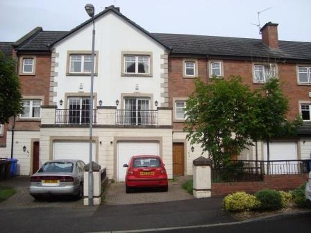 4 bedroom Semi detached house To Let