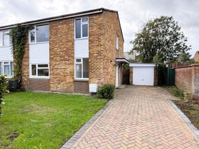 4 bedroom Semi detached house To Let