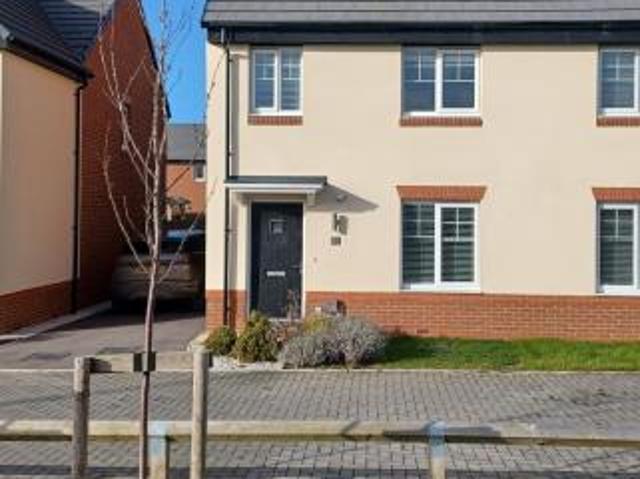 4 bedroom Semi detached house To Let