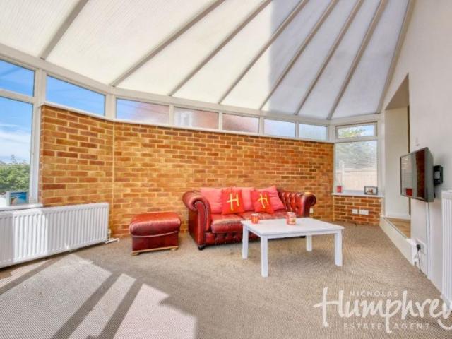4 bedroom Semi detached house To Let