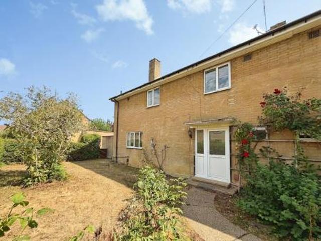 4 bedroom Semi detached house To Let