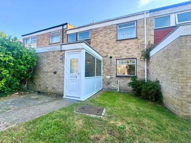 4 bedroom Semi detached house To Let