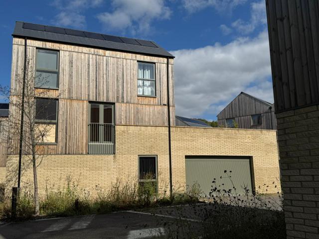 4 Bedroom Semi Detached House To Let in Corsham, SN13