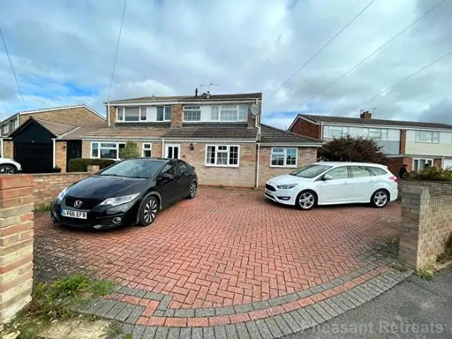 4 Bedroom Semi Detached House To Rent In Burwell Drive, Witney, OX28