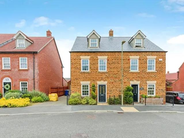 4 Bedroom Semi Detached House To Rent In Banbury, Oxfordshire, OX16
