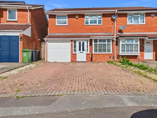 4 Bedroom Semi Detached House To Rent In Blaythorn Avenue, Solihull, West Midlands, B92