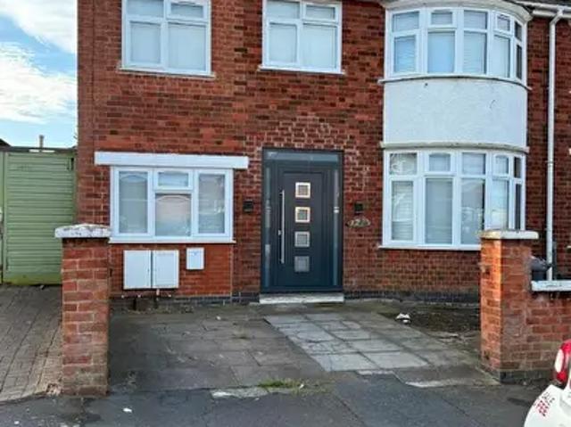 4 Bedroom Semi Detached House To Rent In Cardinals Walk, Leicester, LE5