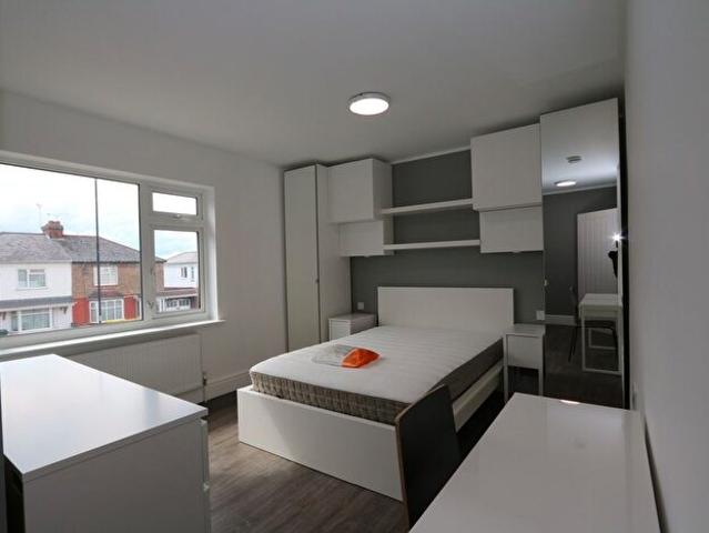 4 Bedroom Semi Detached House To Rent In Clifford Bridge Road, Coventry, West Midlands, CV3