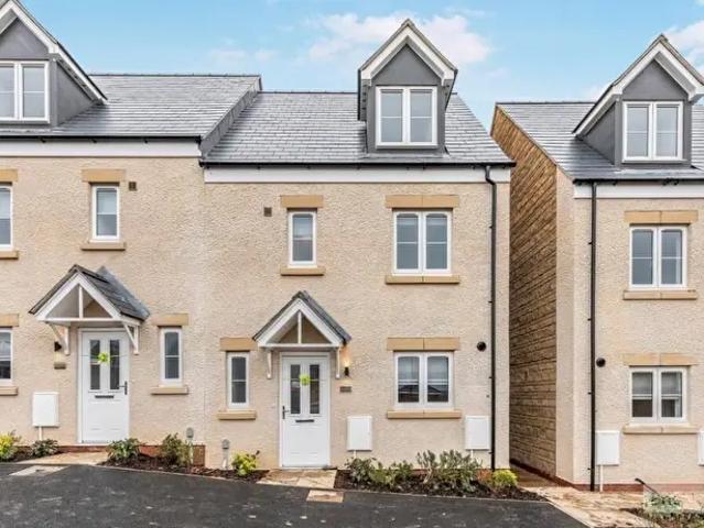 4 Bedroom Semi Detached House To Rent In Dolan Drive, Weldon, Corby, NN17