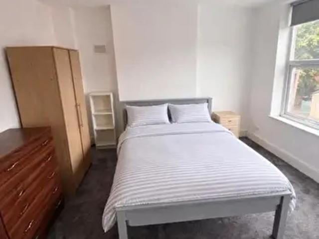 4 Bedroom Semi Detached House To Rent In Ednaston Road, Nottingham, NG7