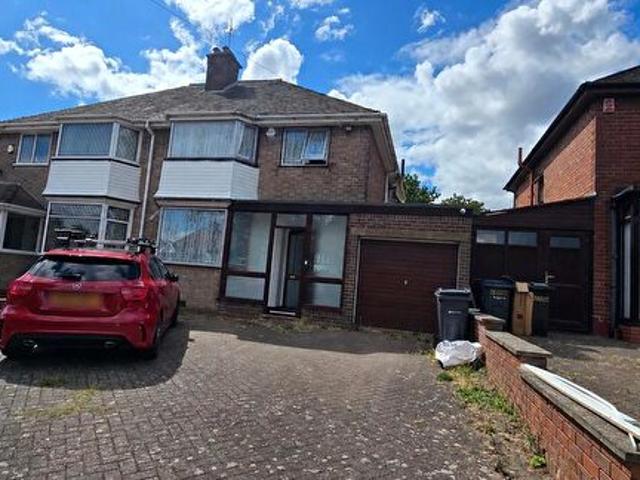 4 Bedroom Semi Detached House To Rent In Flaxley Road, Birmingham, B33