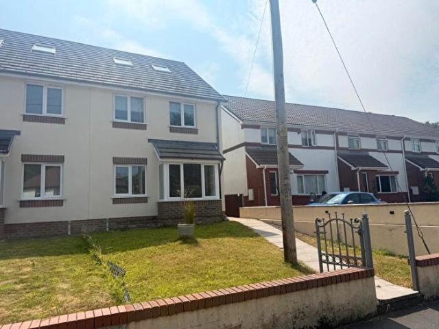 4 Bedroom Semi detached House To Rent In Heol Y Foel, Foelgastell, Llanelli, SA14