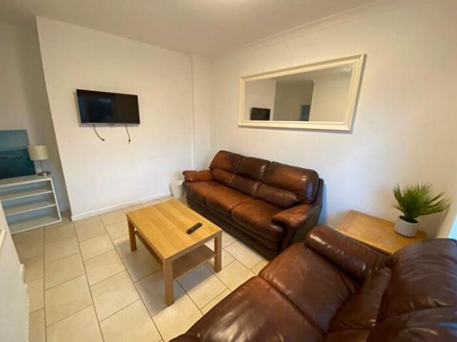 4 Bedroom Semi Detached House To Rent In London Road, CV1