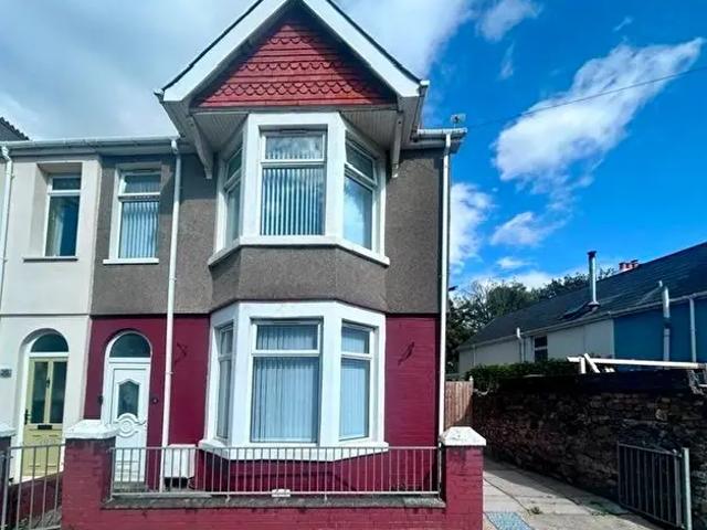 4 Bedroom Semi Detached House To Rent In South Road, Porthcawl, CF36