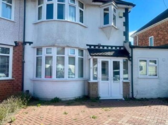 4 Bedroom Semi Detached House To Rent In Springfield Crescent, Solihull, West Midlands, B92