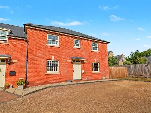 4 Bedroom Semi Detached House To Rent In The Elms, Silverstone, NN12