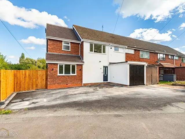 4 Bedroom Semi Detached House To Rent In Tinkers Green Road, Wilnecote, Tamworth, Staffordshire, B77