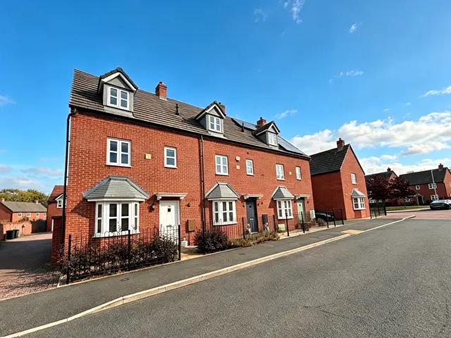4 Bedroom Semi Detached House To Rent In Ubique Avenue, Stratford upon Avon, CV37