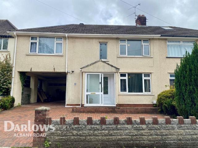 4 bedroom semi detached house to rent