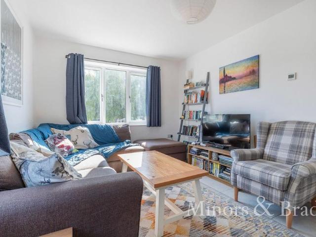 4 bedroom semi detached house to rent