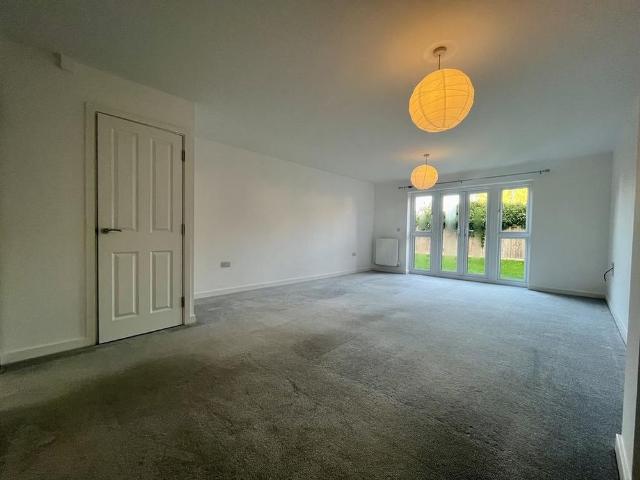 4 bedroom semi detached house to rent