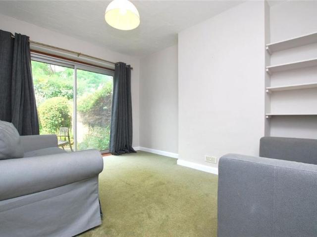 4 bedroom semi detached house to rent